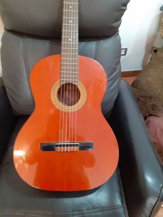 Guitarra juan estruch de segunda mano por 175 EUR en Son Blanc en WALLAPOP