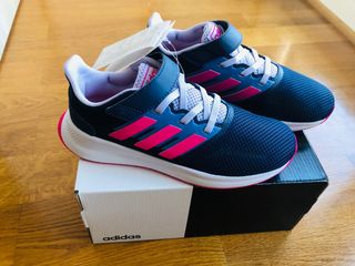 ADIDAS. Zapatillas Nuevas talla 31 de segunda mano por 20 EUR en Oñati en  WALLAPOP
