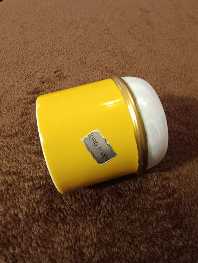 Porta cepillos y pasta de dientes