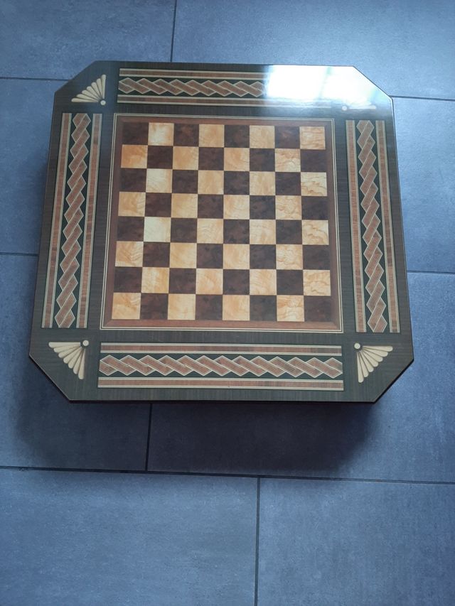 Tablero de ajedrez con.piezas de estaño