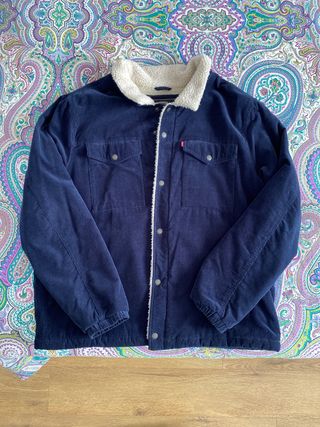 Chaqueta pana\\/borrego Levis de segunda mano por 50 EUR en Dos Hermanas en  WALLAPOP