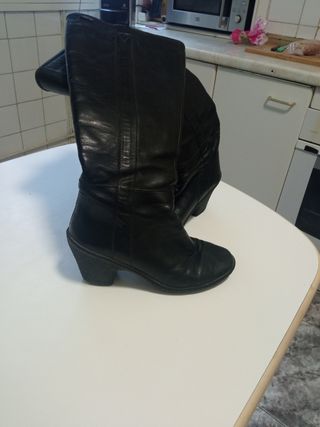 Botas Camper de segunda mano por 12 EUR en Alcobendas en WALLAPOP