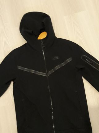 Chaqueta nike tech fleece negra talla s de segunda mano por 85 EUR en  Madrid en WALLAPOP