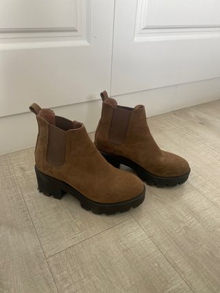 Botines marrones Brownie de segunda mano por 25 EUR en Pozuelo de Alarcón  en WALLAPOP