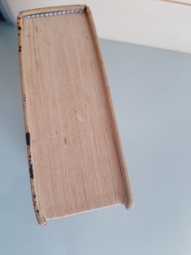 Libro, Los que vivimos