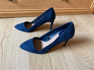 Zapatos tacón Stradivarius de segunda mano por 12 EUR en Madrid en WALLAPOP