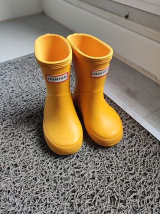 Botas de agua Hunter amarillas de segunda mano por 15 EUR en España en  WALLAPOP