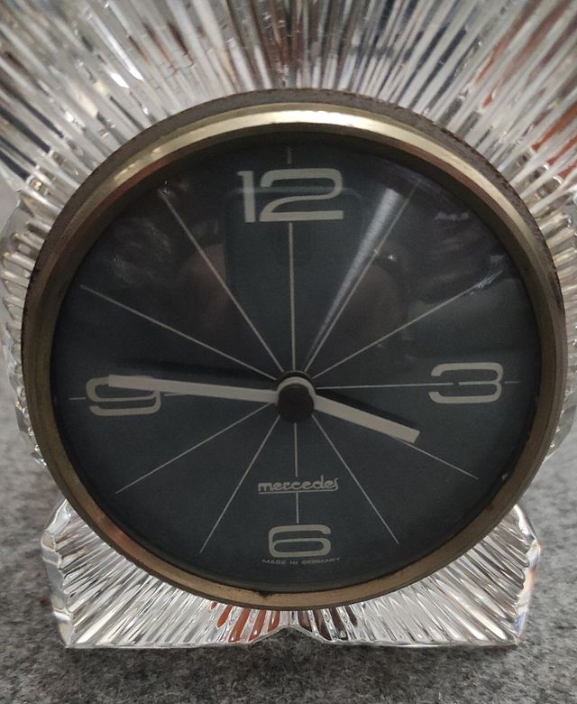 Reloj antiguo cristal año 1960