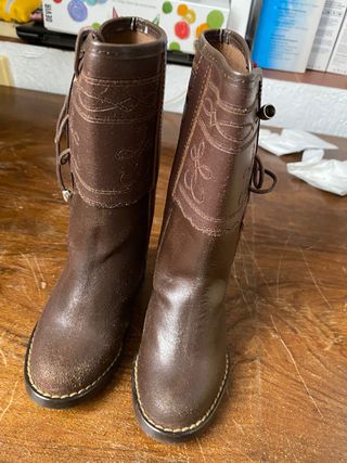 Botas camperas de segunda mano por 20 EUR en Huelva en WALLAPOP