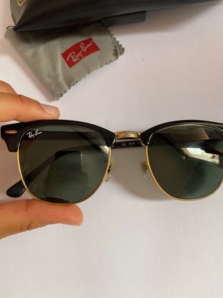 Ray Ban Clubmaster de segunda mano por 30 EUR en San Cristóbal de La Laguna  en WALLAPOP
