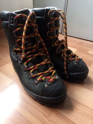 Botas alta montaña La Sportiva. de segunda mano por 55 EUR en Huesca en  WALLAPOP