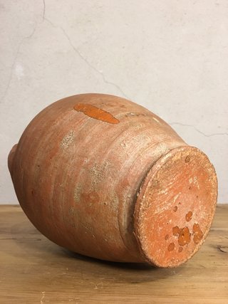 Botija antigua de barro castellano