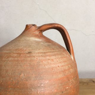 Botija antigua de barro castellano