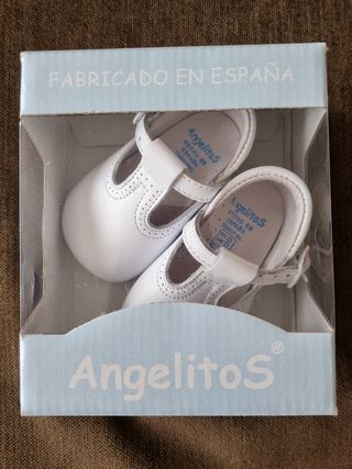 Zapatos piel Bebé Blancos Talla 17 de segunda mano por 12 EUR en Madrid en  WALLAPOP