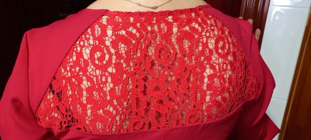 VESTIDO ROJO MUY ELEGANTE