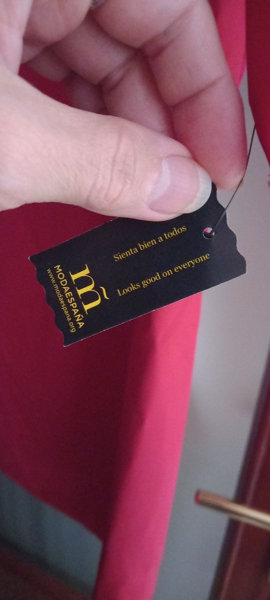 VESTIDO ROJO MUY ELEGANTE