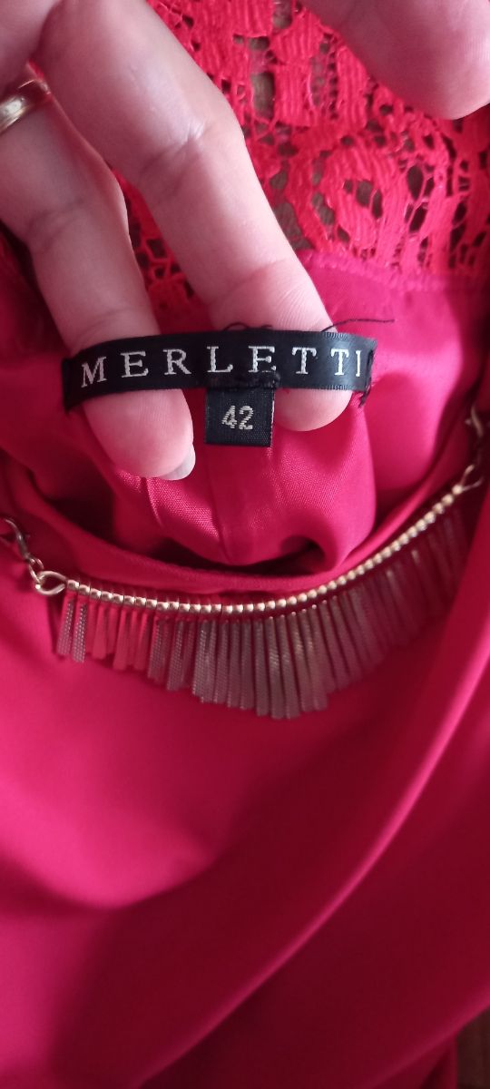 VESTIDO ROJO MUY ELEGANTE