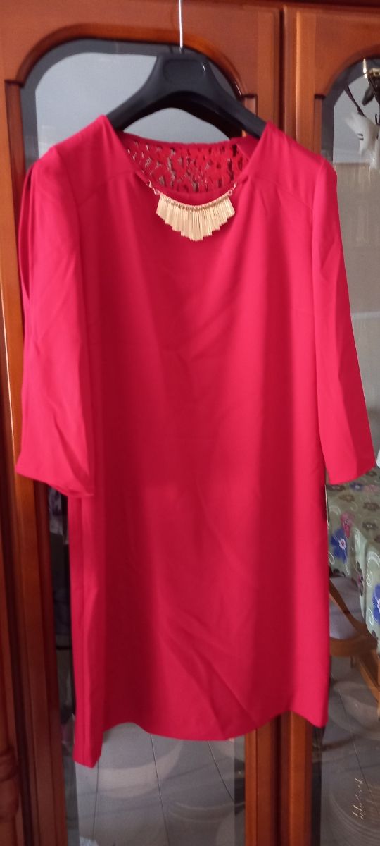 VESTIDO ROJO MUY ELEGANTE