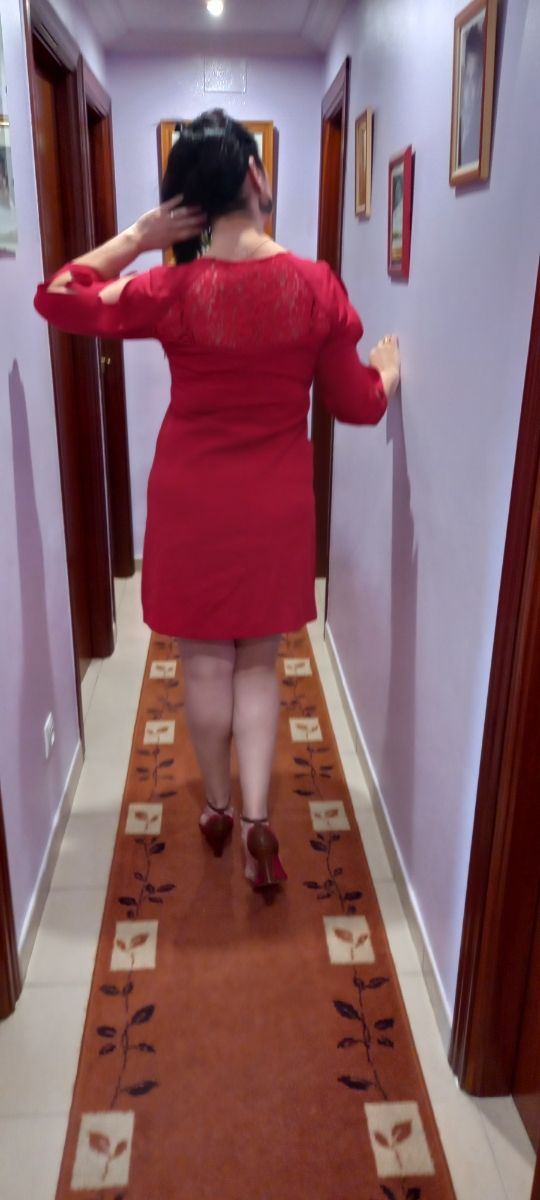 VESTIDO ROJO MUY ELEGANTE