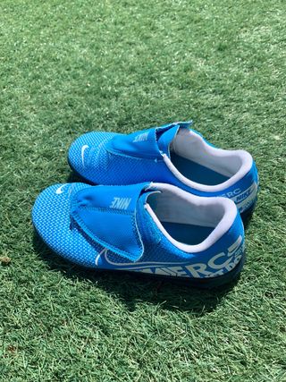 Zapatillas Nike fútbol talla 29 de segunda mano por 10 EUR en Torrent en  WALLAPOP