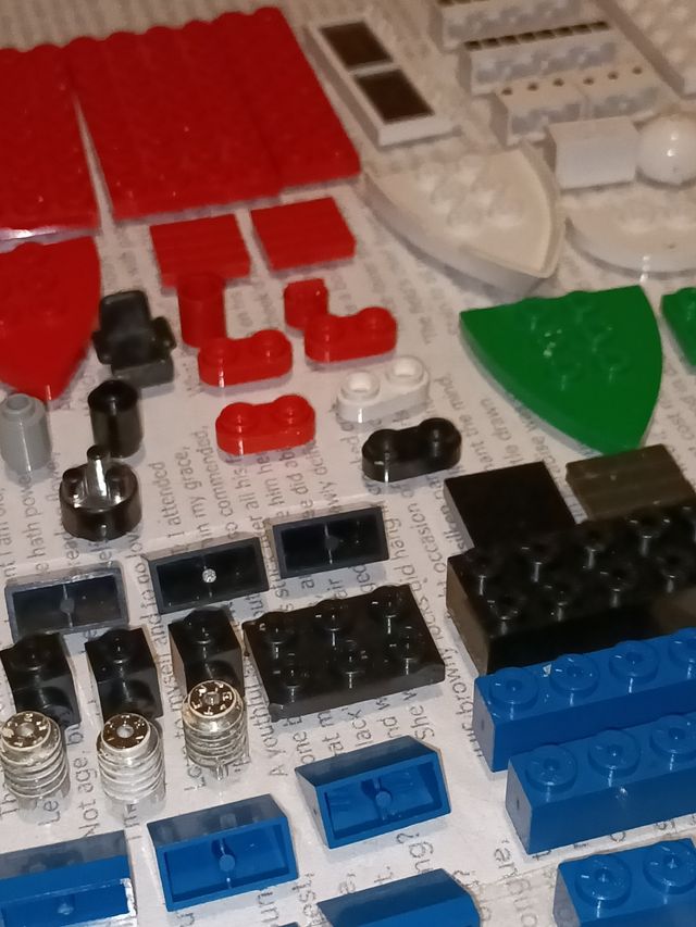 Tente. Lote de 90 piezas variadas.