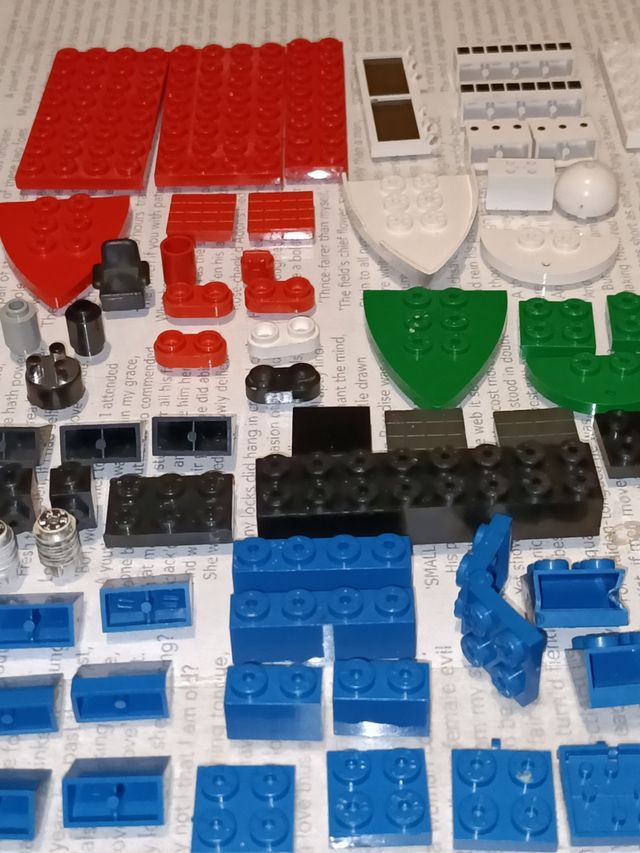 Tente. Lote de 90 piezas variadas.