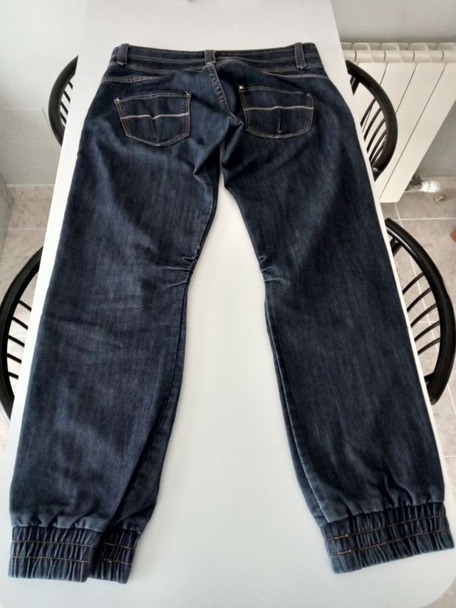 Tejanos marca Blanco talla 38.