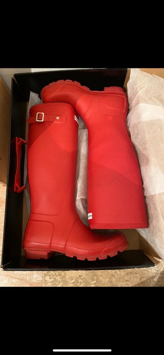 Botas Hunter rojas talla 38 altas de segunda mano por 60 EUR en Santander  en WALLAPOP