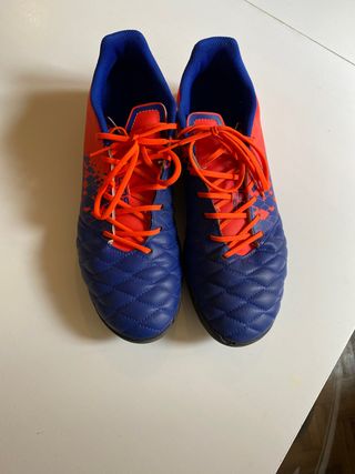 Botas de fútbol talla 47 de segunda mano por 10 EUR en Barcelona en WALLAPOP