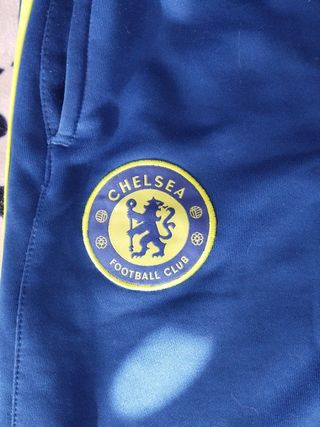 Pantalón Chándal Chelsea de segunda mano por 15 EUR en Madrid en WALLAPOP