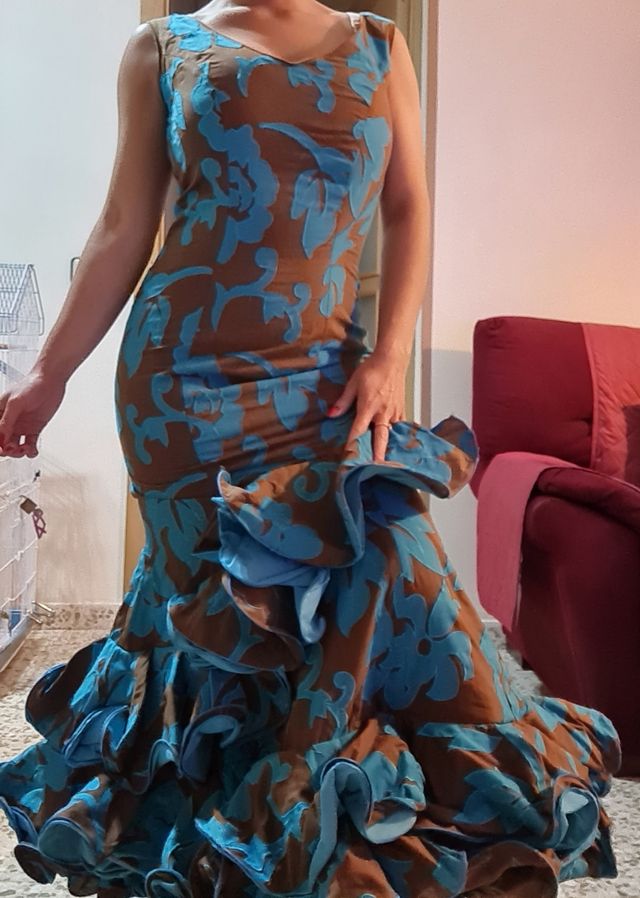Vendo traje de gitana sin estrenar.