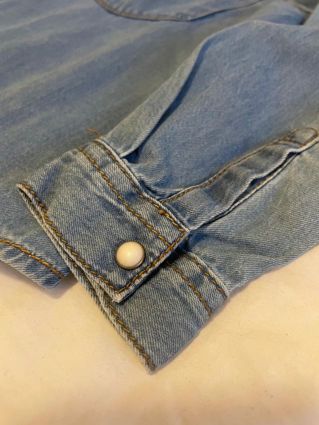 Camisa vaquera niña. Talla 6.