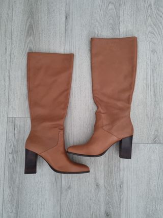 Botas piel color cuero Mango de segunda mano por 48 EUR en Burgos en  WALLAPOP