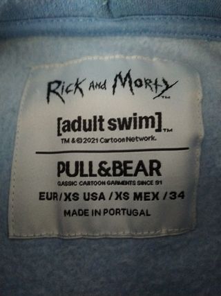Sudadera de rick and morty talla Xs de pull bear de segunda mano por 15 EUR  en Pamplona en WALLAPOP