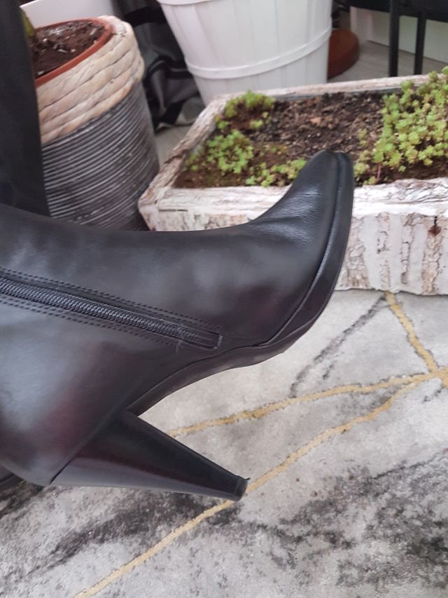 "Elio Pitti"Botas 38 tacón negras cuero, caño alto