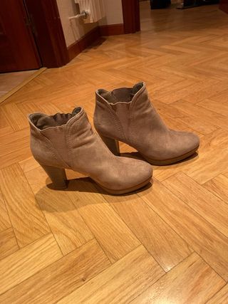 Botines marrones talla 36 marypaz de segunda mano por 2 EUR en Madrid en  WALLAPOP