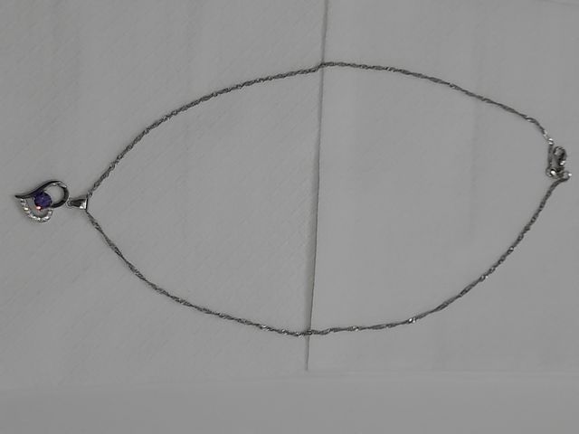 Cadena con colgante de plata con circonita morada
