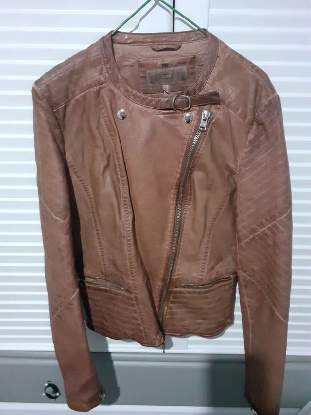 chaqueta piel marron muy rebajada y semi nueva