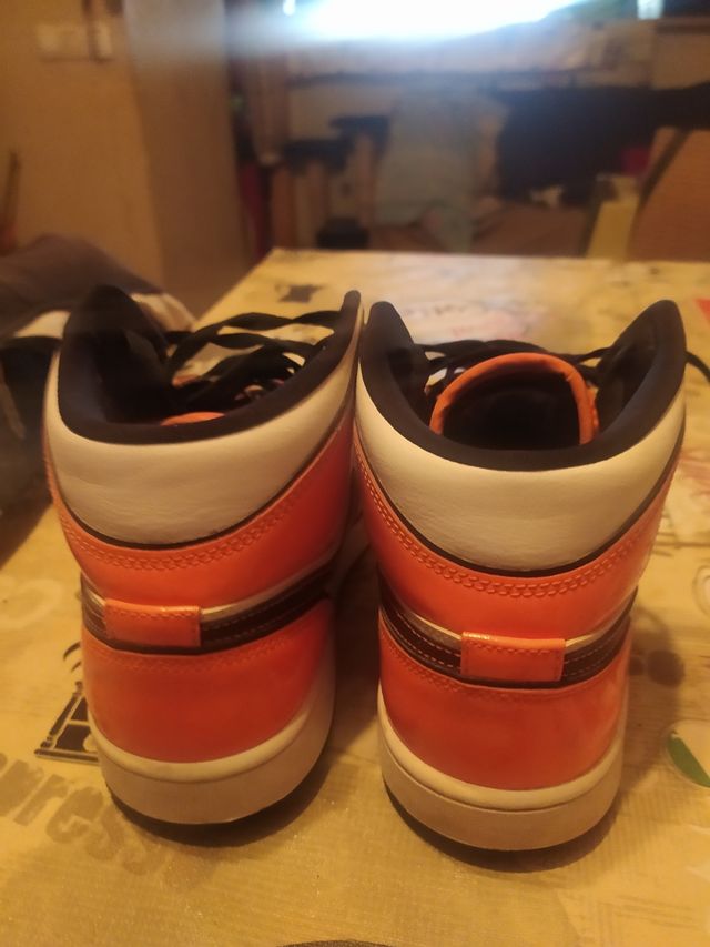 Jordan 1 mid Turf Orange