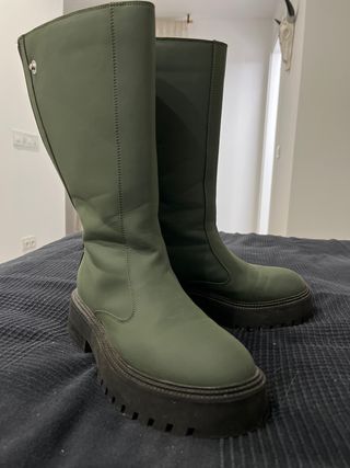 Botas de agua verde militar de segunda mano por 18 EUR en Logroño en  WALLAPOP