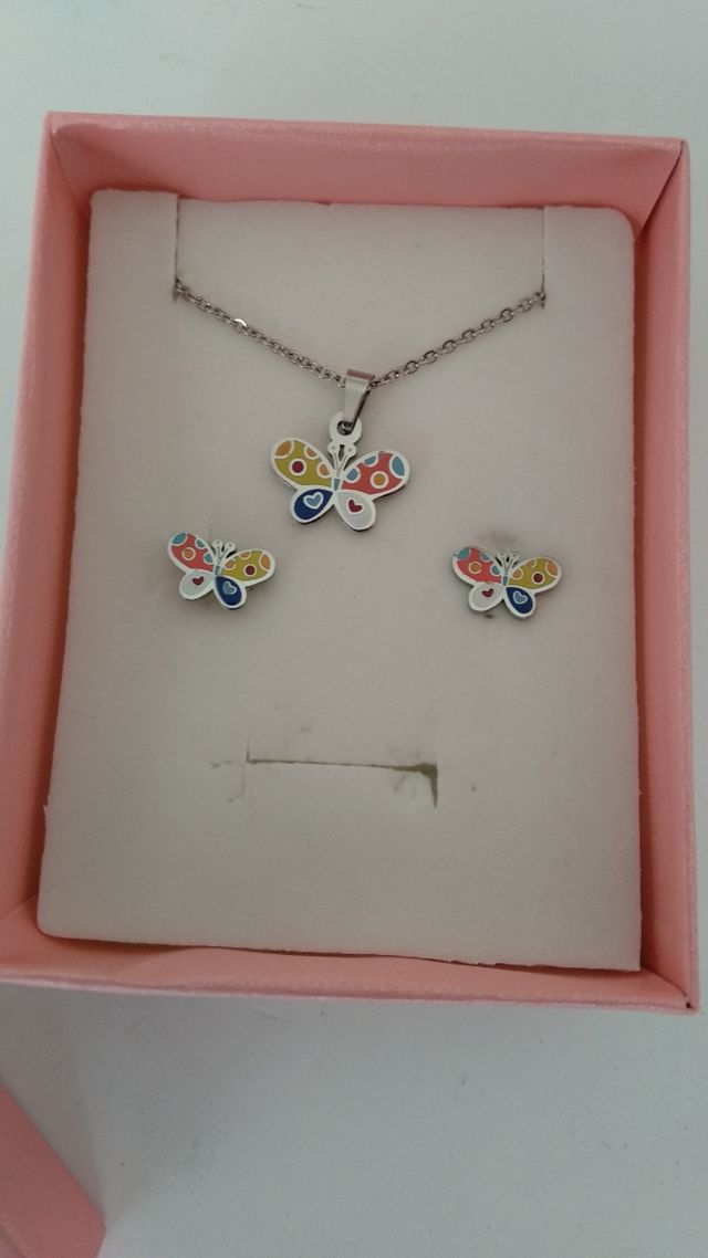 Conjunto pendientes y colgante mariposas