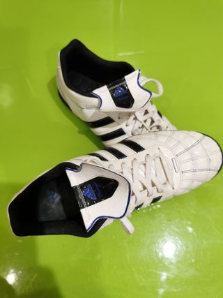 Botas de fútbol talla 41 de segunda mano en Vigo en WALLAPOP