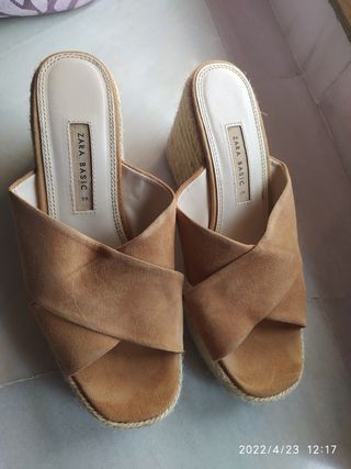 SANDALIA ZUECO ESPARTO ZARA 39 de segunda mano por 10 EUR en Málaga en  WALLAPOP