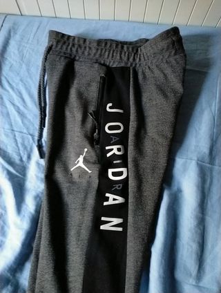 Chándal completo Jordan Gris de segunda mano por 45 EUR en Gijón en WALLAPOP