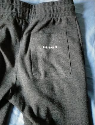 Chándal completo Jordan Gris de segunda mano por 45 EUR en Gijón en WALLAPOP