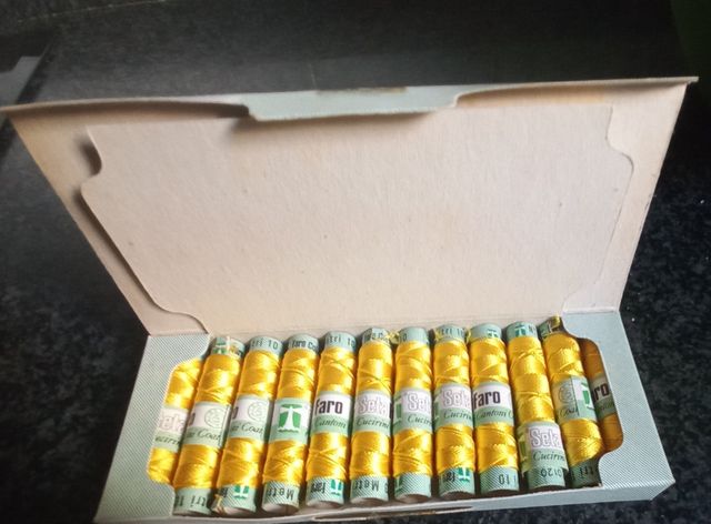 Caja de seda Seta Faro antigua