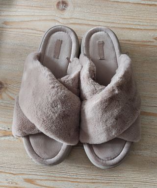 Zapatillas de casa Oysho talla 40 de segunda mano por 18 EUR en Móstoles en  WALLAPOP