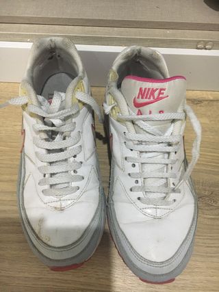 Nike air max rosa fucsia y blancas 36,5 de segunda mano por 14 EUR en  Getafe en WALLAPOP