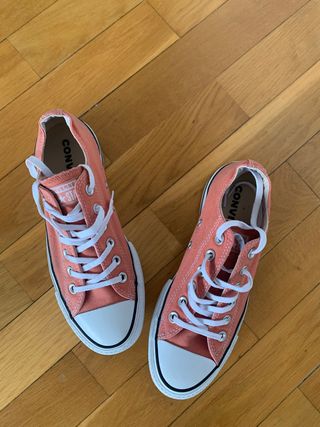 Converse naranjas de plataforma . de segunda mano por 35 EUR en Madrid en  WALLAPOP
