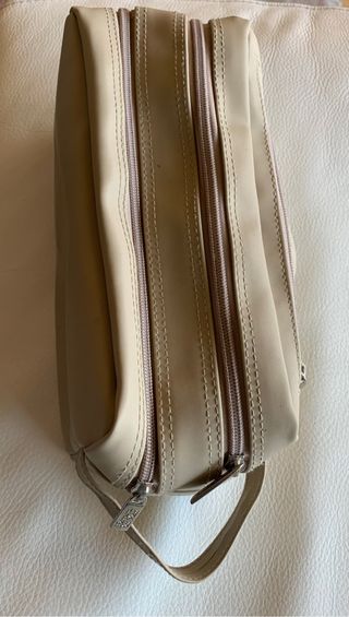 Neceser Carolina Herrera para Hombre. de segunda mano por 50 EUR en Port de  Pollença en WALLAPOP